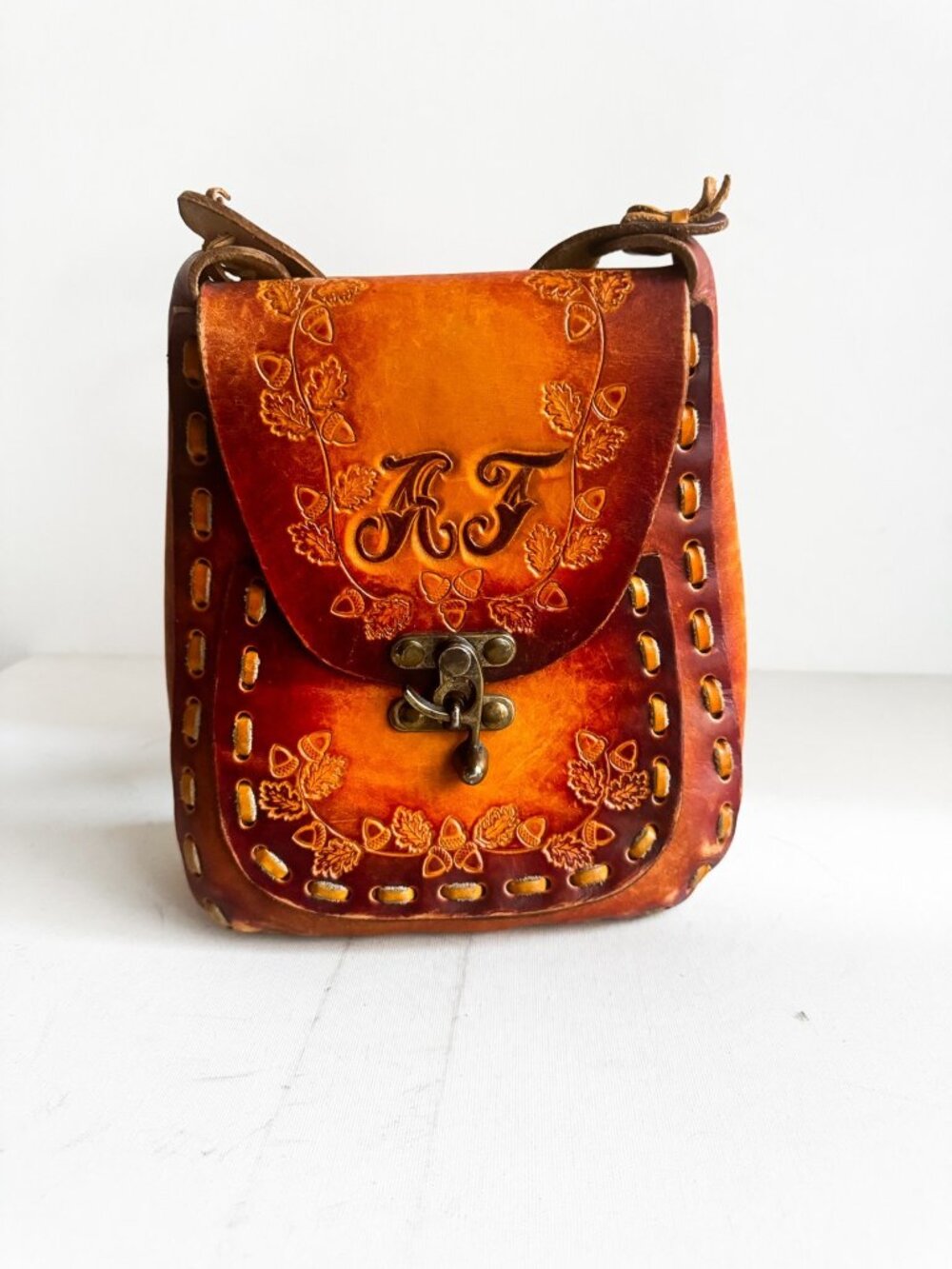Vintage 70s hand tooled Leather Shoulder bag